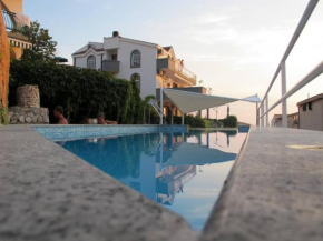  Apartments Marić  Примоштен